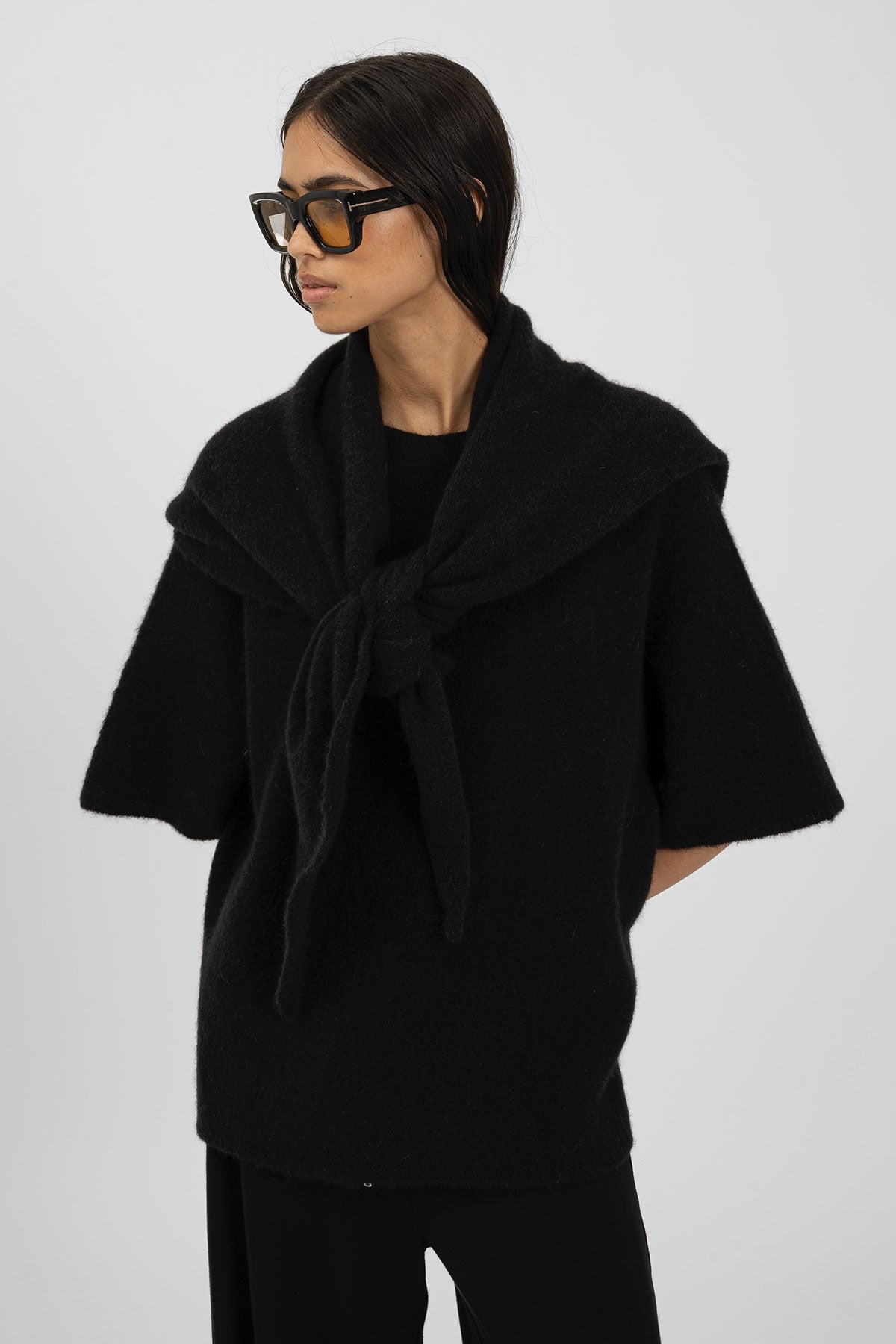 TRIANGLE Maxi Scarf  Black