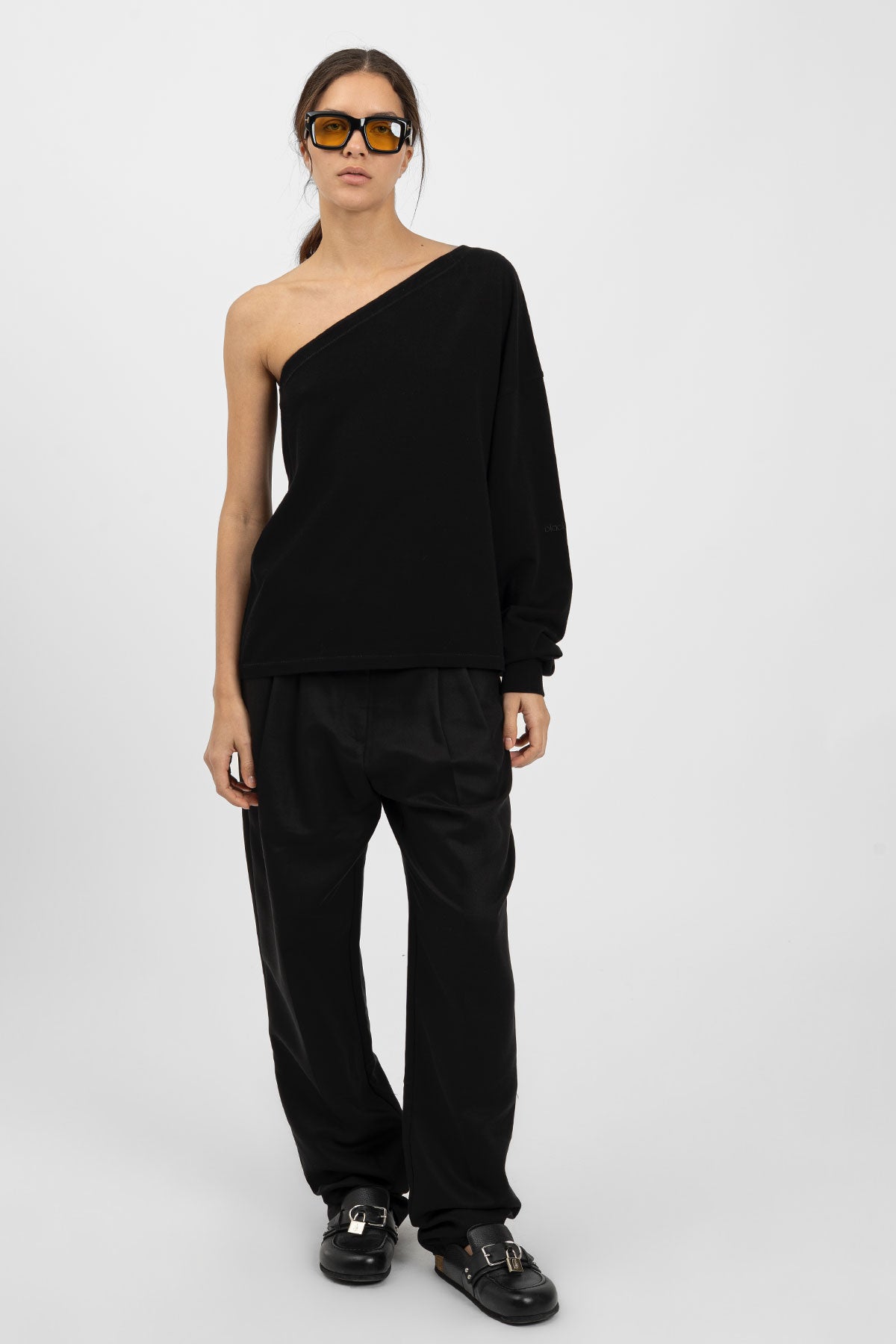 bp ICONIC 016 One Shoulder Black