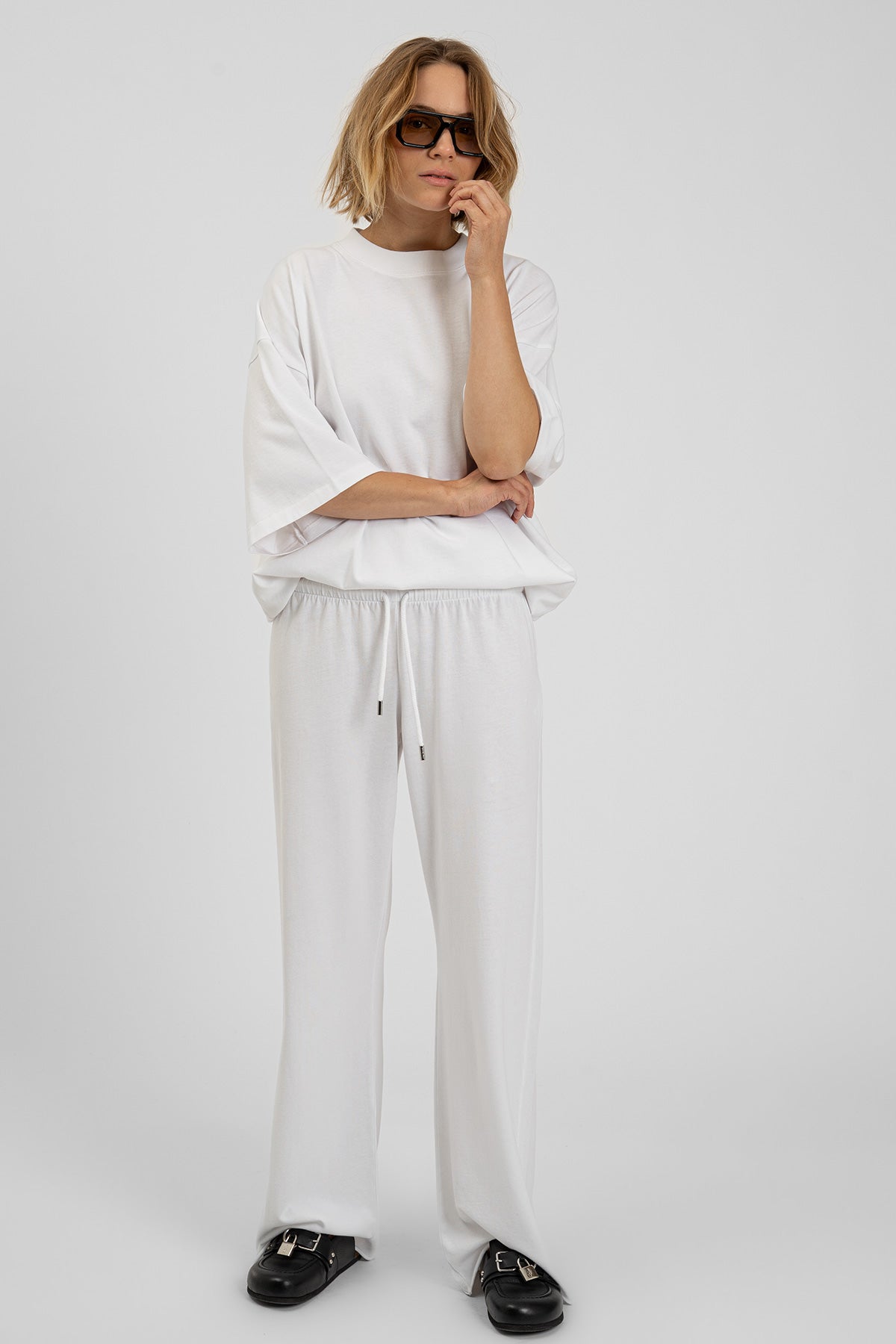 bp ICONIC 020 Flares White