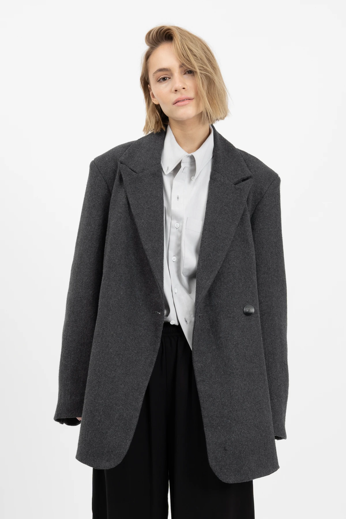 AW24_ECom_BEO_Blazer_Anthracite_2