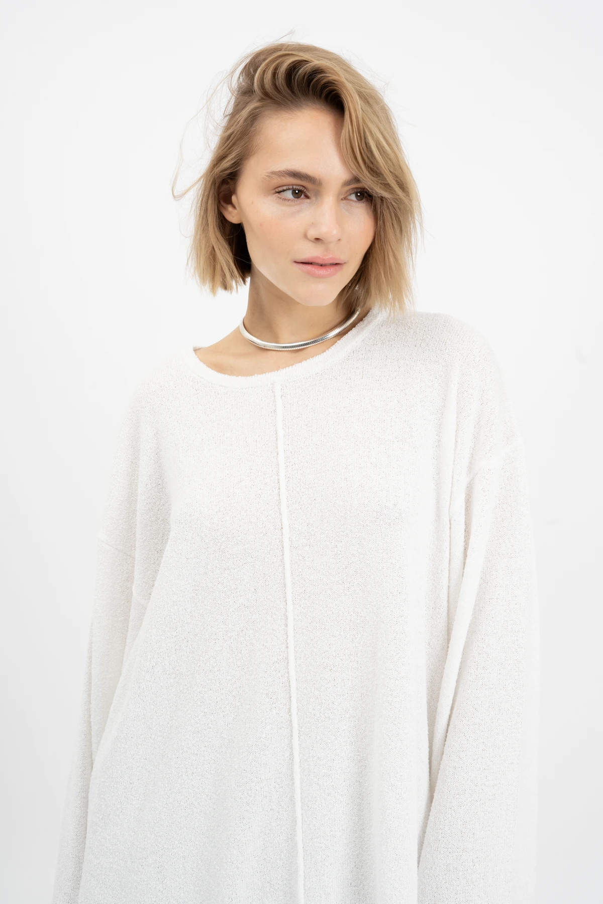 AW24_ECom_SCHUELI_Long_Tee_White_2