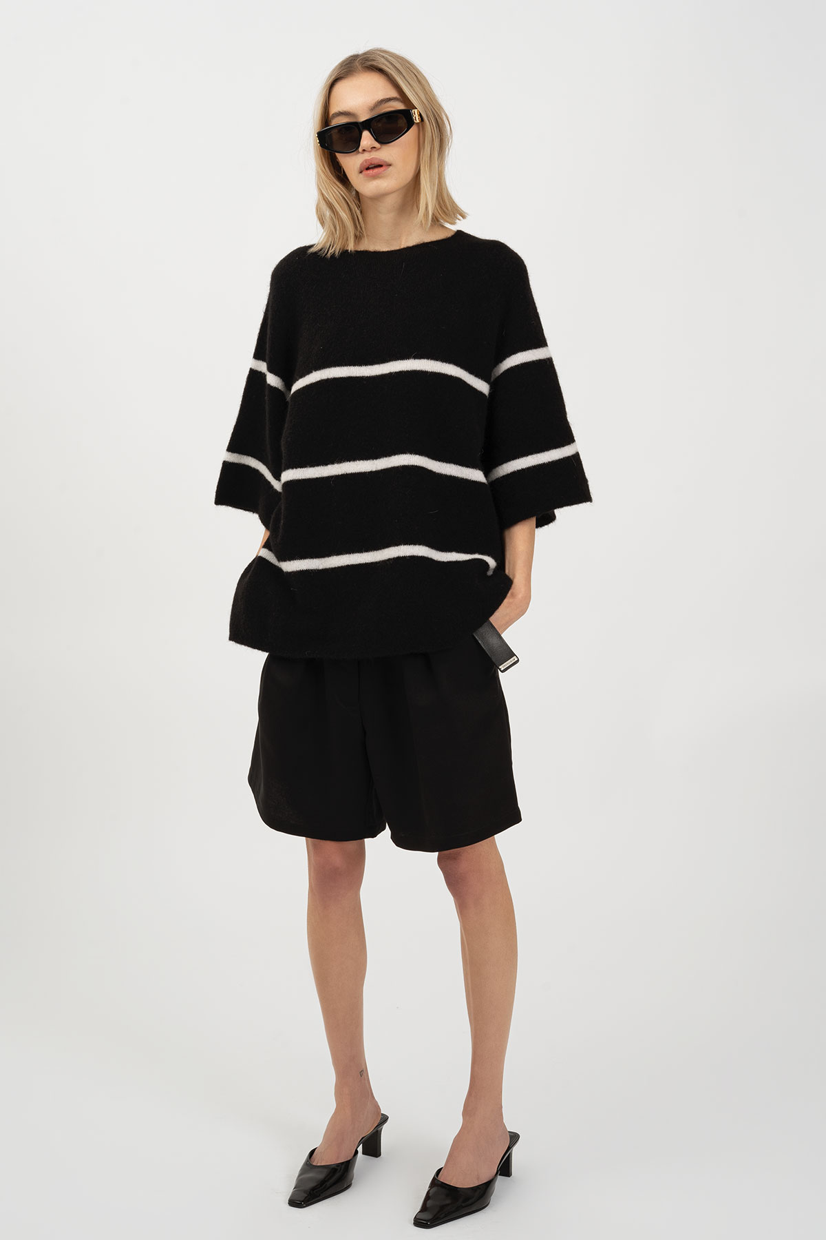 SS25_ECom_bp_FILINE_Tee_Black_Striped_1