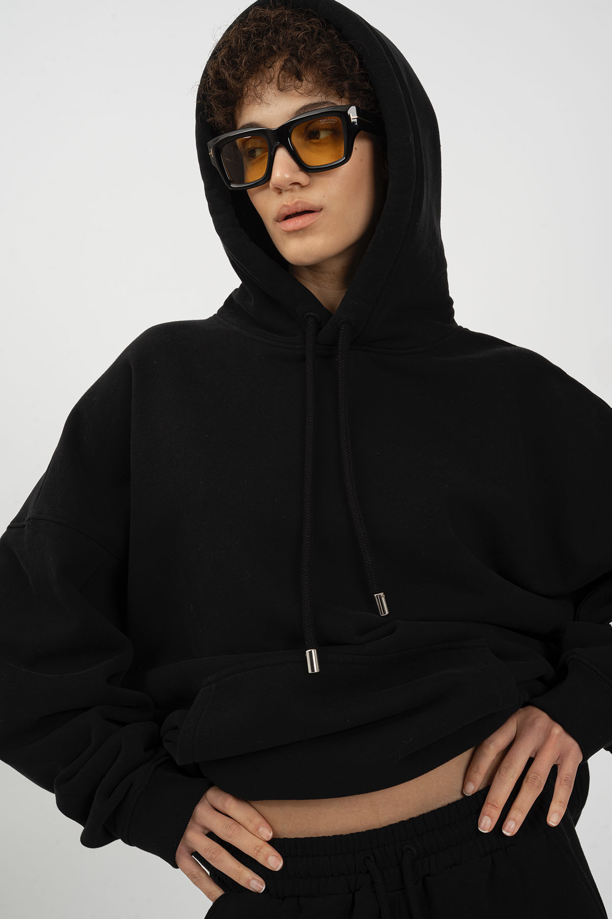 SS25_ECom_bp_HONEY_2_Hoodie_Black_4